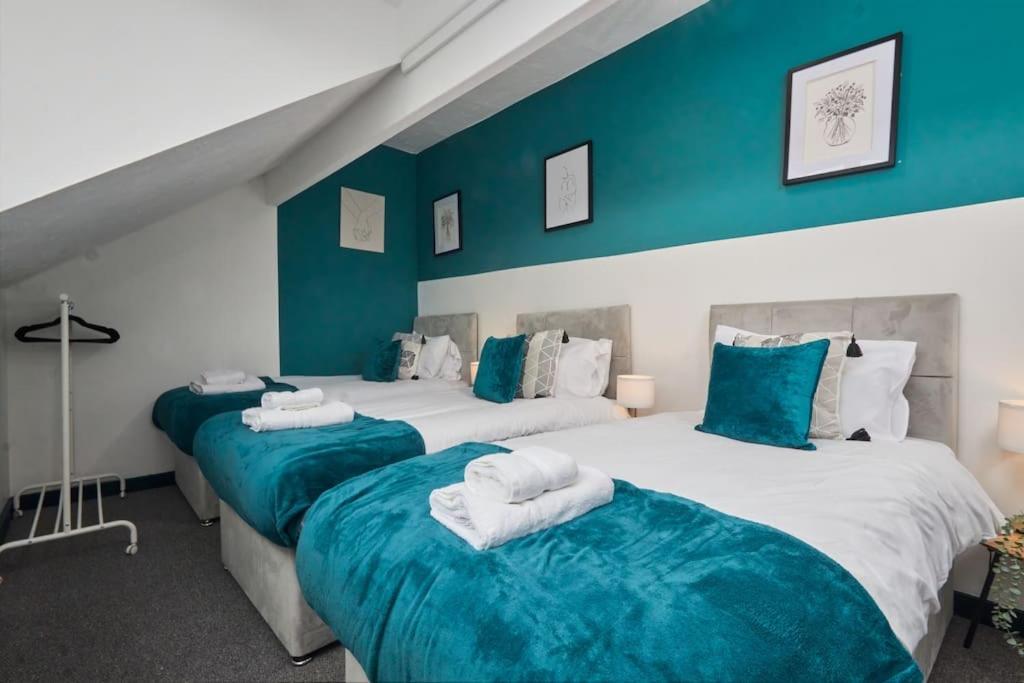 Large House Close To Leeds - Ideal For Groups Екстериор снимка