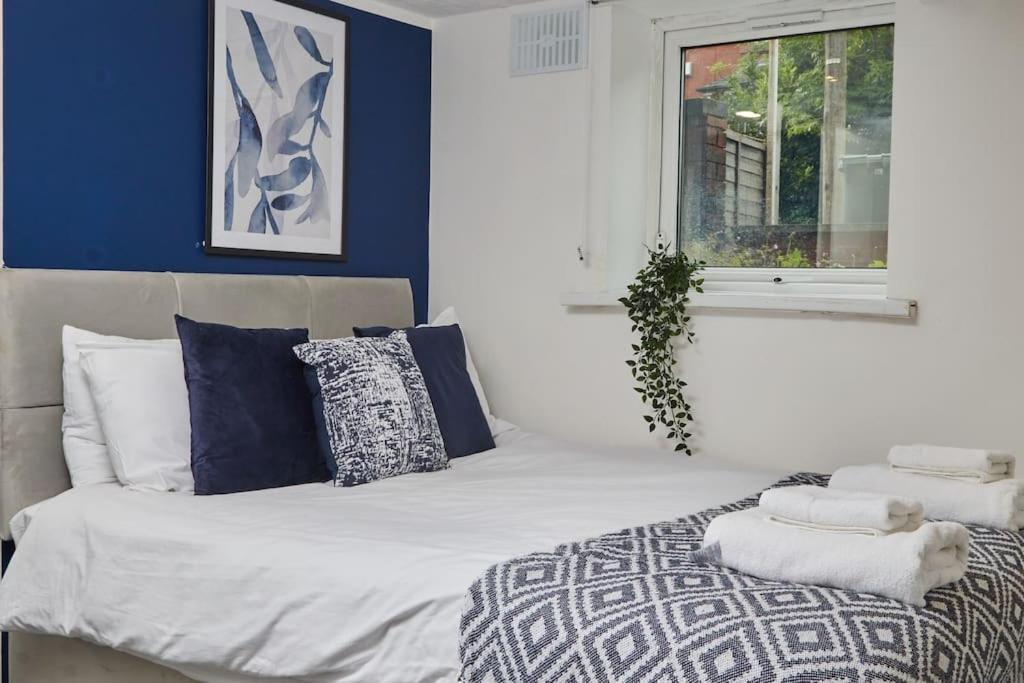 Large House Close To Leeds - Ideal For Groups Екстериор снимка