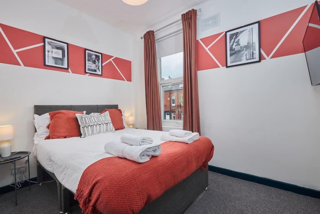 Large House Close To Leeds - Ideal For Groups Екстериор снимка