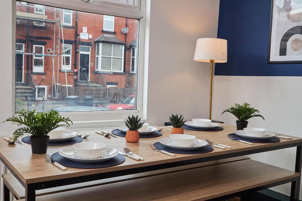 Large House Close To Leeds - Ideal For Groups Екстериор снимка